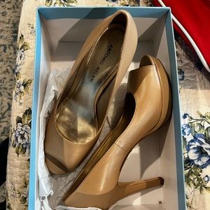 Antonio Melani nude pumps